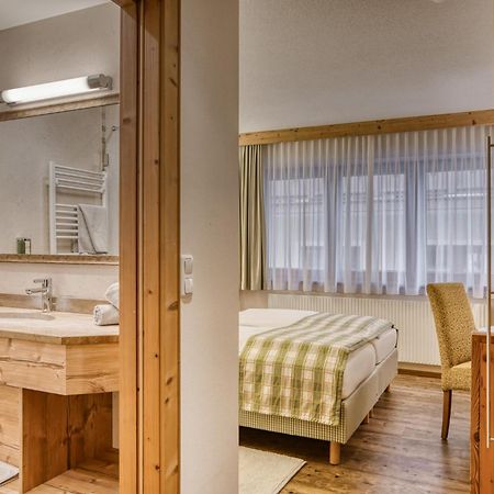Hotel Alte Post Fieberbrunn Buitenkant foto